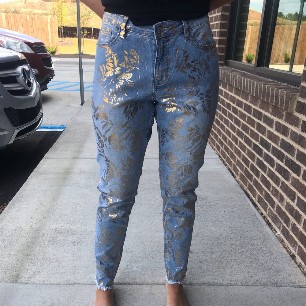 NWT Frank Lyman Gold Printed Jeans